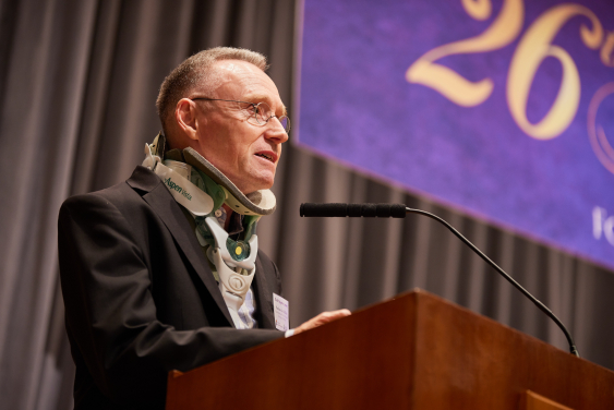 Professor Ian Holliday, HKU Vice-President and Pro-Vice-Chancellor (Teaching and Learning), officiates at the Ceremony
 